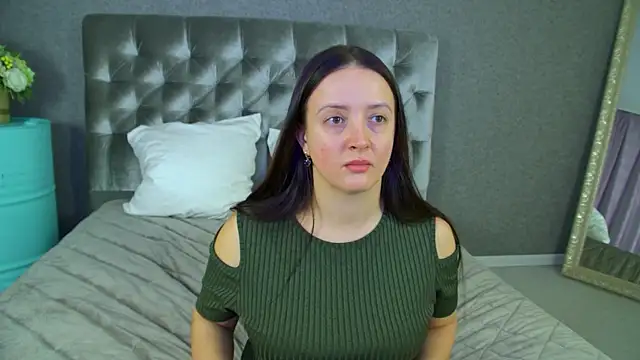 Snapshot of ElinaBellucci chatting on March 5, 2026, 4:41 am ElinaBellucci online show from March 5, 2026, 4:41 am