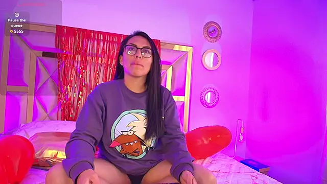 Snapshot of Emma_Sanz__ chatting on February 11, 2026, 1:38 pm Emma Sanz online show from February 11, 2026, 1:38 pm