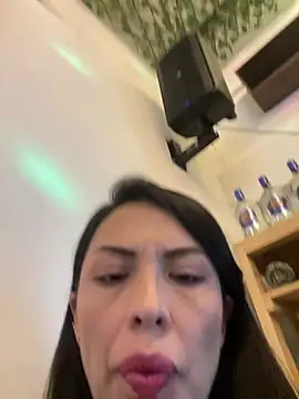 Snapshot of Emma_Sanz__ chatting on February 20, 2026, 1:35 am Emma Sanz online show from February 20, 2026, 1:35 am