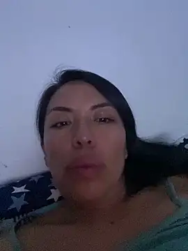 Snapshot of Emma_Sanz__ chatting on April 1, 2026, 6:03 am Emma Sanz online show from April 1, 2026, 6:03 am