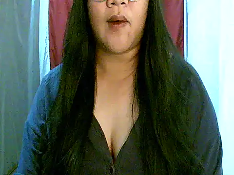 Snapshot of strip_berry chatting on February 5, 2026, 2:11 pm strip berry online show from February 5, 2026, 2:11 pm