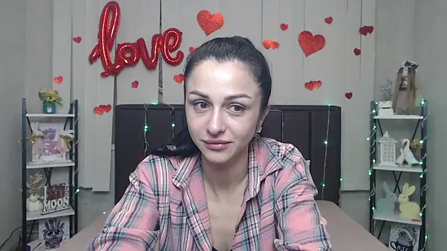 Snapshot of EvaClarkk chatting on April 16, 2026, 5:19 am EvaClarkk online show from April 16, 2026, 5:19 am