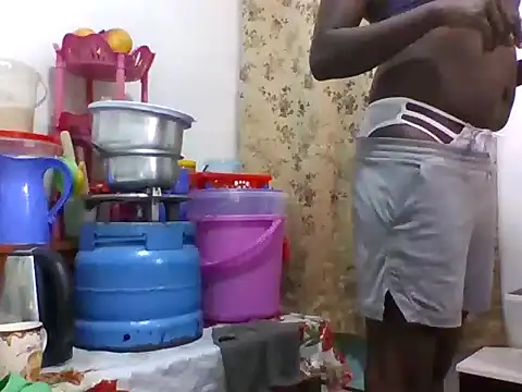 shoepoli online show from February 15, 2026, 1:31 pm