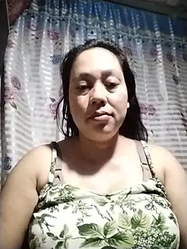 Snapshot of May_Bombs chatting on February 15, 2026, 8:49 pm May Bombs online show from February 15, 2026, 8:49 pm