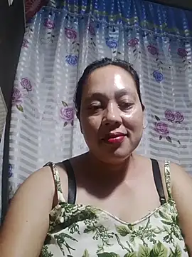 Snapshot of May_Bombs chatting on March 1, 2026, 8:11 pm May Bombs online show from March 1, 2026, 8:11 pm