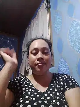 Snapshot of May_Bombs chatting on May 31, 2026, 5:04 am May Bombs online show from May 31, 2026, 5:04 am