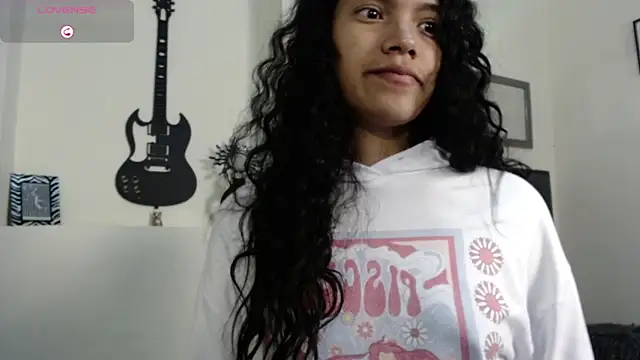 Snapshot of Julieta_Parker chatting on May 10, 2026, 3:01 am Julieta Parker online show from May 10, 2026, 3:01 am