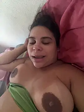 Snapshot of Adriputinha chatting on April 9, 2026, 7:41 pm Adriputinha online show from April 9, 2026, 7:41 pm