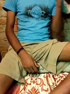 Snapshot of diwana475 chatting on May 8, 2026, 3:39 pm diwana475 online show from May 8, 2026, 3:39 pm