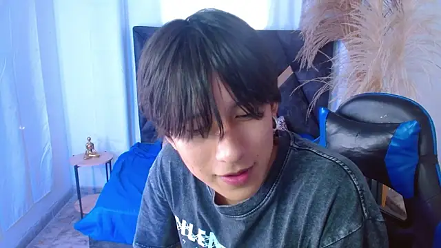 nikoo 18 online show from March 26, 2026, 2:11 pm