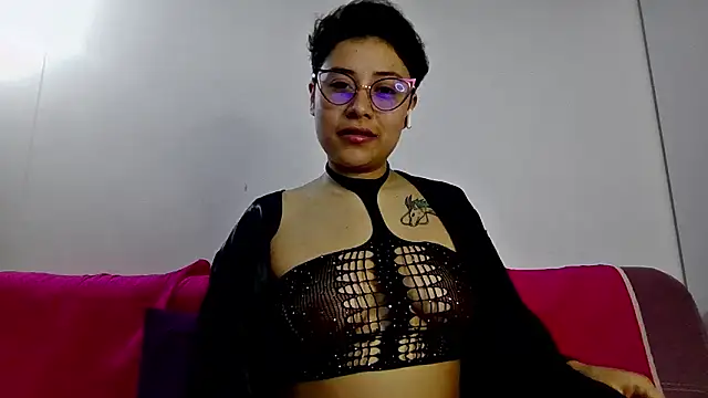 Juliexxxxtasy online show from February 12, 2026, 9:15 am