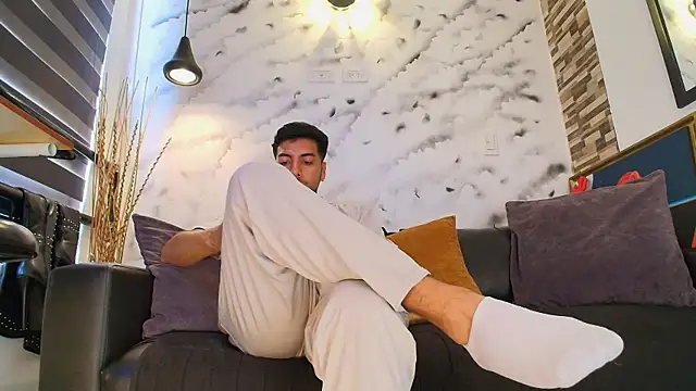 Max Hornye online show from February 16, 2026, 6:59 pm