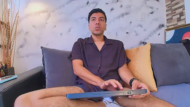 Max Hornye online show from April 2, 2026, 12:58 pm