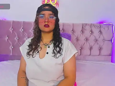 Black Tara online show from February 18, 2026, 1:45 am