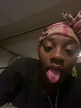 prettybrown9 online show from June 17, 2026, 10:43 pm