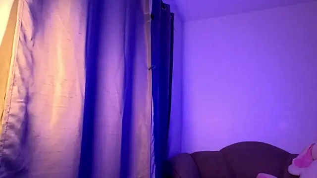 Snapshot of Chinicr18 chatting on April 15, 2026, 7:59 am Chinicr18 online show from April 15, 2026, 7:59 am