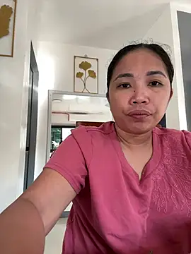 lady candy85 online show from April 16, 2026, 11:18 pm