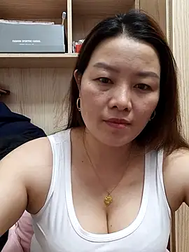 Snapshot of Jennie_dogy chatting on June 12, 2026, 1:43 pm Jennie dogy online show from June 12, 2026, 1:43 pm