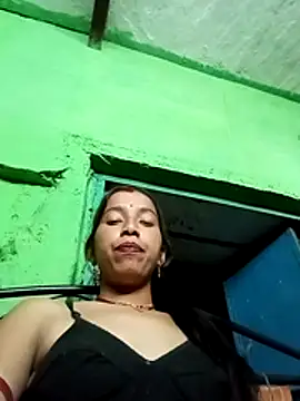 Snapshot of Cut_it73 chatting on April 13, 2026, 4:12 pm Cut it73 online show from April 13, 2026, 4:12 pm