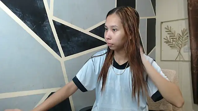 Snapshot of Charming_lexi chatting on April 22, 2026, 11:23 am Charming lexi online show from April 22, 2026, 11:23 am
