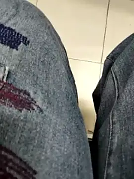 Snapshot of LiilyZi chatting on February 7, 2026, 12:58 am LiilyZi online show from February 7, 2026, 12:58 am