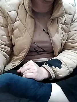 Snapshot of LiilyZi chatting on February 26, 2026, 12:53 am LiilyZi online show from February 26, 2026, 12:53 am