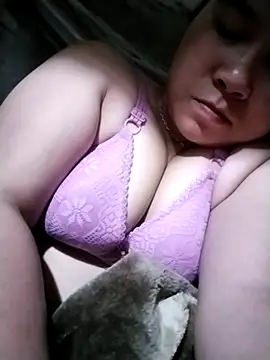 Snapshot of Erika--006 chatting on February 14, 2026, 1:41 pm Erika--006 online show from February 14, 2026, 1:41 pm