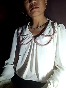 witch-xx online show from May 14, 2026, 4:47 pm