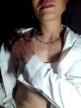 witch-xx online show from June 1, 2026, 8:32 pm