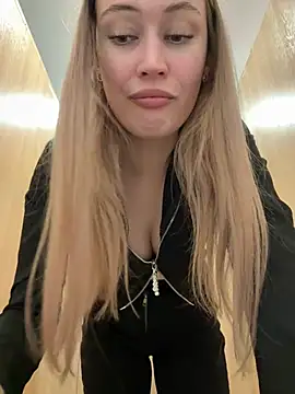 Snapshot of blonde_exe chatting on April 23, 2026, 3:25 pm blonde exe online show from April 23, 2026, 3:25 pm