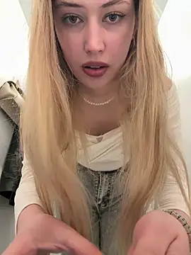 Snapshot of blonde_exe chatting on May 14, 2026, 4:14 pm blonde exe online show from May 14, 2026, 4:14 pm