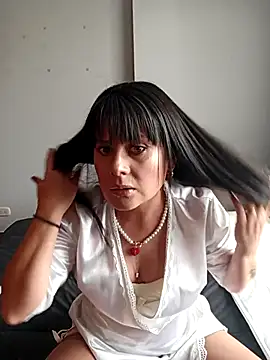 Lyonette reading1 online show from February 6, 2026, 1:58 pm