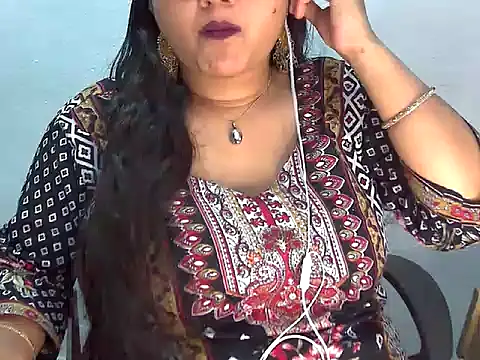 Snapshot of Saniya_K2 chatting on May 3, 2026, 4:24 pm Saniya K2 online show from May 3, 2026, 4:24 pm
