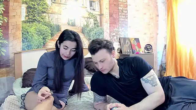  littleangie  online show from April 15, 2026, 2:07 am