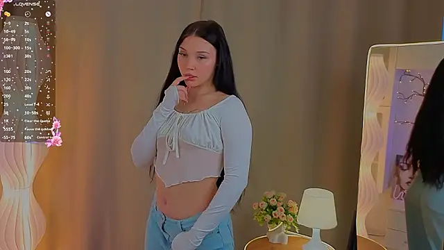 Snapshot of RoxannRunk chatting on February 25, 2026, 10:03 am RoxannRunk online show from February 25, 2026, 10:03 am