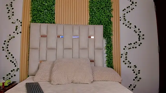 Emma Nmm online show from February 24, 2026, 7:45 pm