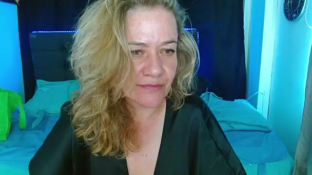 andreea xx online show from February 10, 2026, 1:59 pm