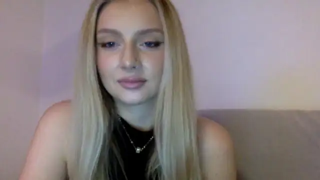 Snapshot of MayaWetDream chatting on February 18, 2026, 9:22 pm MayaWetDream online show from February 18, 2026, 9:22 pm