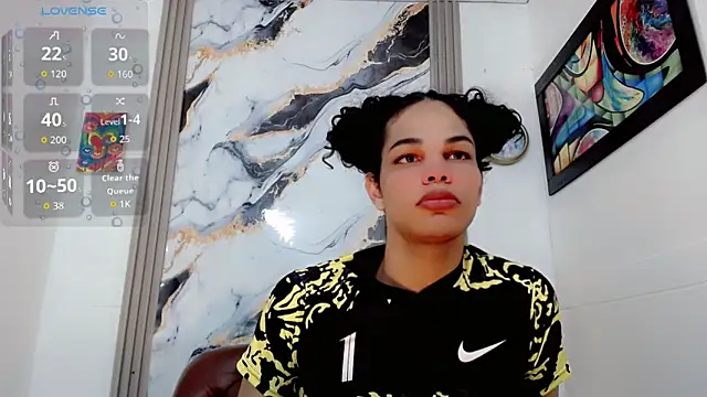 Snapshot of Zonce_shimer chatting on April 22, 2026, 8:10 pm Zonce shimer online show from April 22, 2026, 8:10 pm