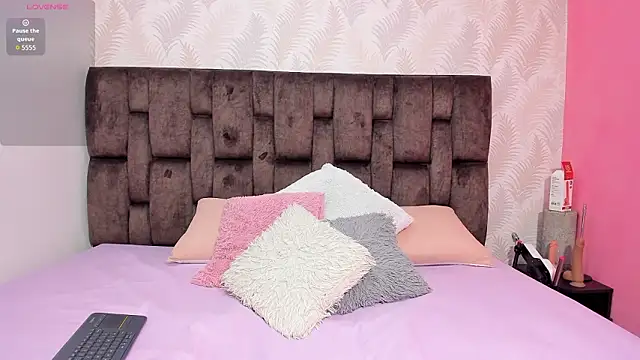 Snapshot of Kataleya_Lopezz chatting on March 1, 2026, 1:35 pm Kataleya Lopezz online show from March 1, 2026, 1:35 pm