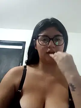 Snapshot of Dahlia-Rose chatting on February 24, 2026, 2:53 am Dahlia-Rose online show from February 24, 2026, 2:53 am