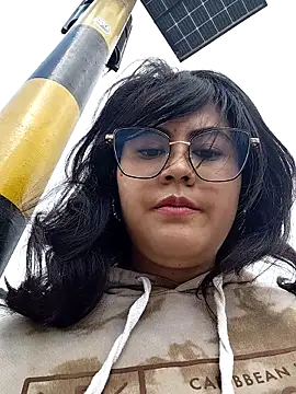 Snapshot of Mari-98 chatting on February 20, 2026, 7:36 pm Mari-98 online show from February 20, 2026, 7:36 pm