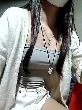 Snapshot of DoliceGirl2k chatting on April 1, 2026, 11:33 am DoliceGirl2k online show from April 1, 2026, 11:33 am