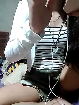 Snapshot of DoliceGirl2k chatting on April 7, 2026, 11:15 pm DoliceGirl2k online show from April 7, 2026, 11:15 pm