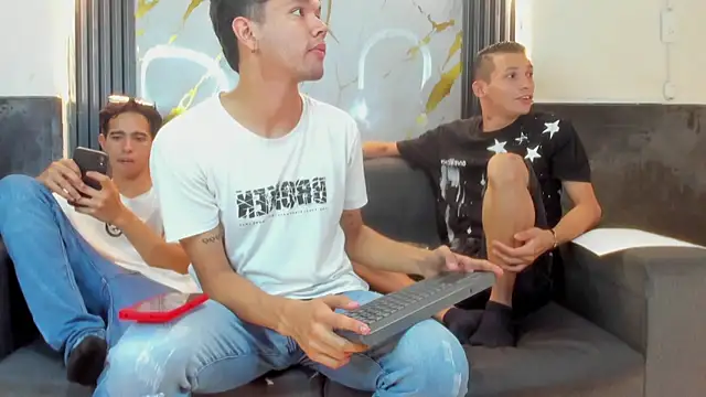 Snapshot of Wonka_1 chatting on February 10, 2026, 4:05 am Wonka 1 online show from February 10, 2026, 4:05 am