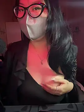 HaleyKin online show from April 24, 2026, 2:30 pm