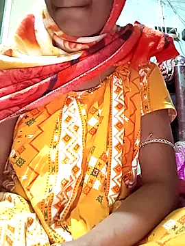 Snapshot of Sweet-runi chatting on February 6, 2026, 6:11 pm Sweet-runi online show from February 6, 2026, 6:11 pm