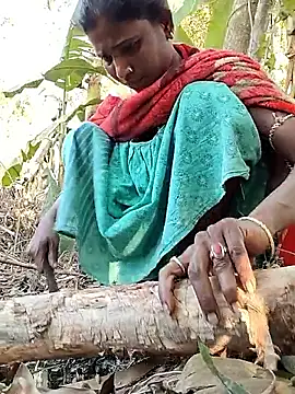 Snapshot of Sweet-runi chatting on February 10, 2026, 10:19 am Sweet-runi online show from February 10, 2026, 10:19 am