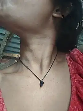 Snapshot of Sweet-runi chatting on February 22, 2026, 4:13 am Sweet-runi online show from February 22, 2026, 4:13 am