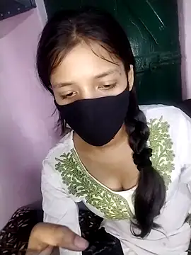 Naina-hott online show from April 18, 2026, 7:58 pm